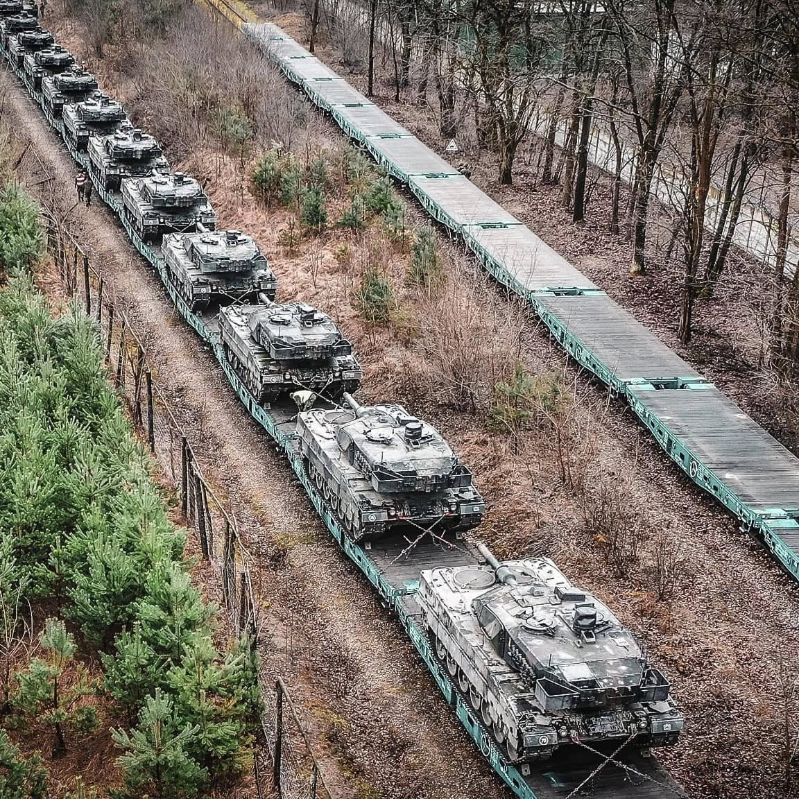 Leopard 2 залізниця