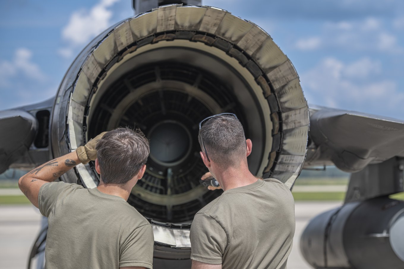 F-16 двигун