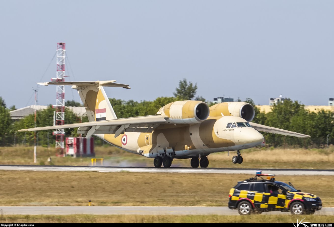 Ан-74Т-200А (бортовий номер SU-BPO, серійний номер 36547098980) ВПС Єгипту у Харкові. Серпень 2018 року