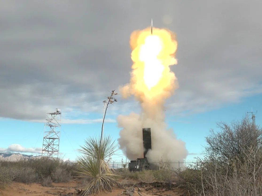 Випробувальний пуск SM-6 із комплексу Typhon