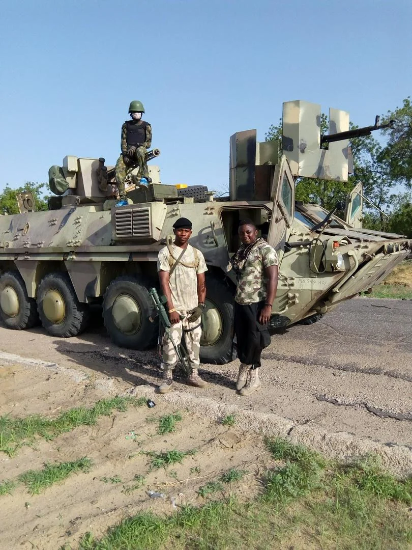 Старі фото БТР-4ЕН з кулеметом ДШК та броньованим місцем для кулеметника. Фото з соцмереж