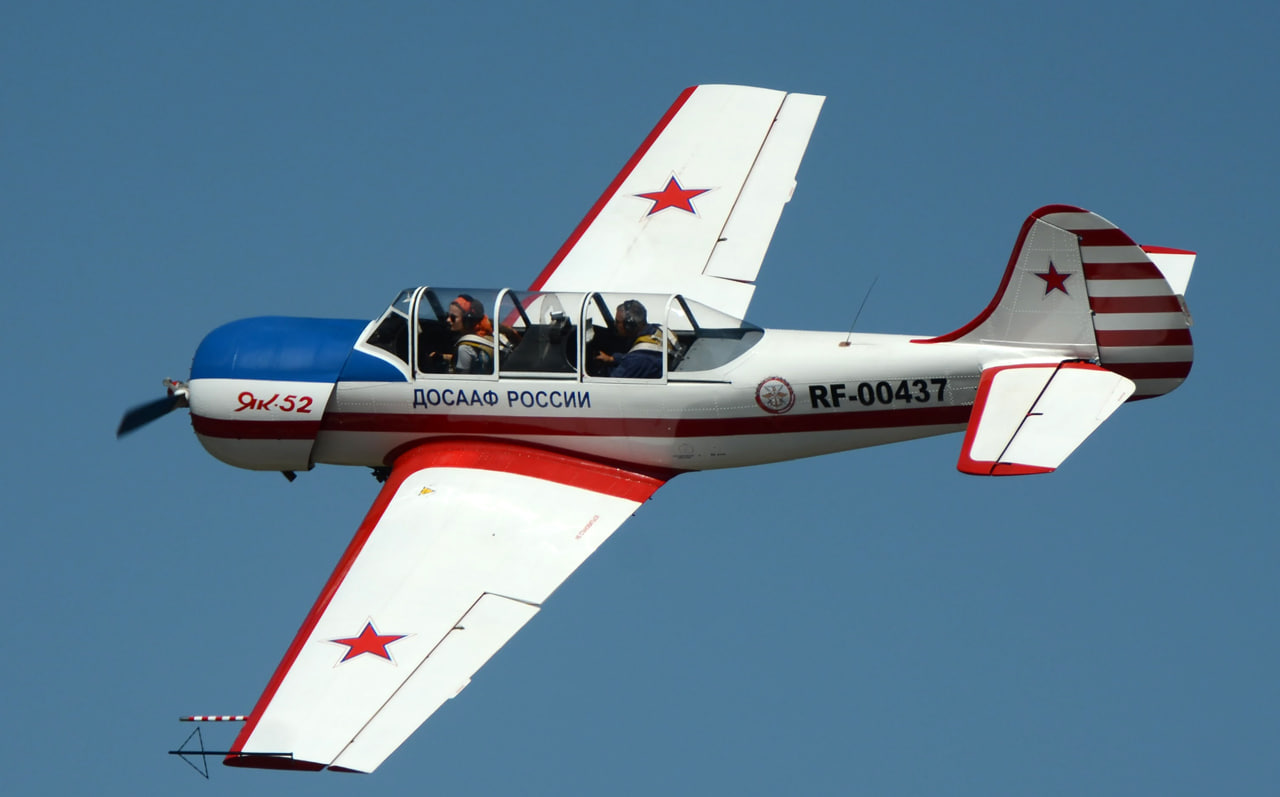 Російський Як-52