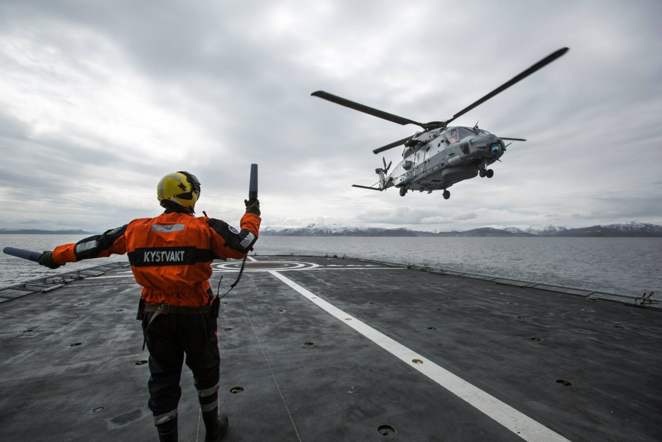 Вертоліт NH90 під час служби у ЗС Норвегії