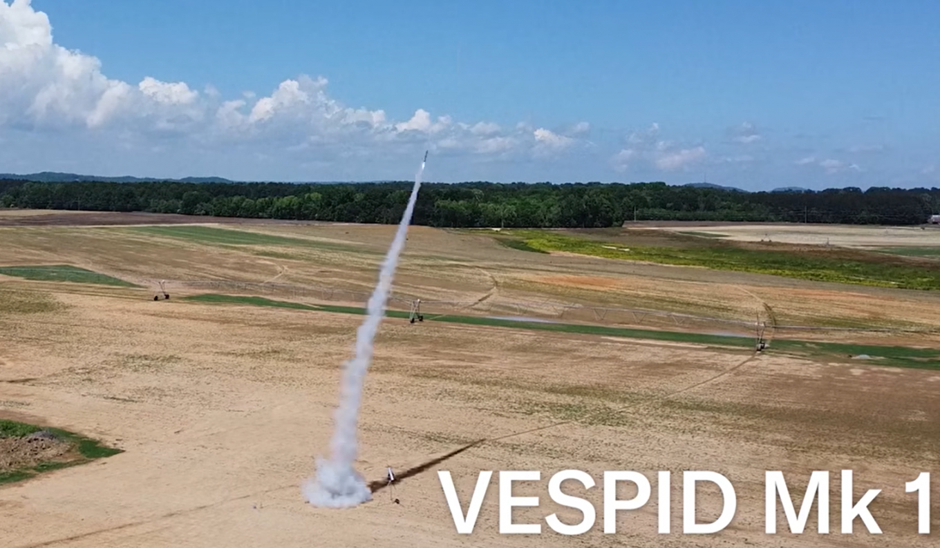 Запуск Vespid Mk 1 за допомогою стартового твердопаливного прискорювача. Кадр з відео