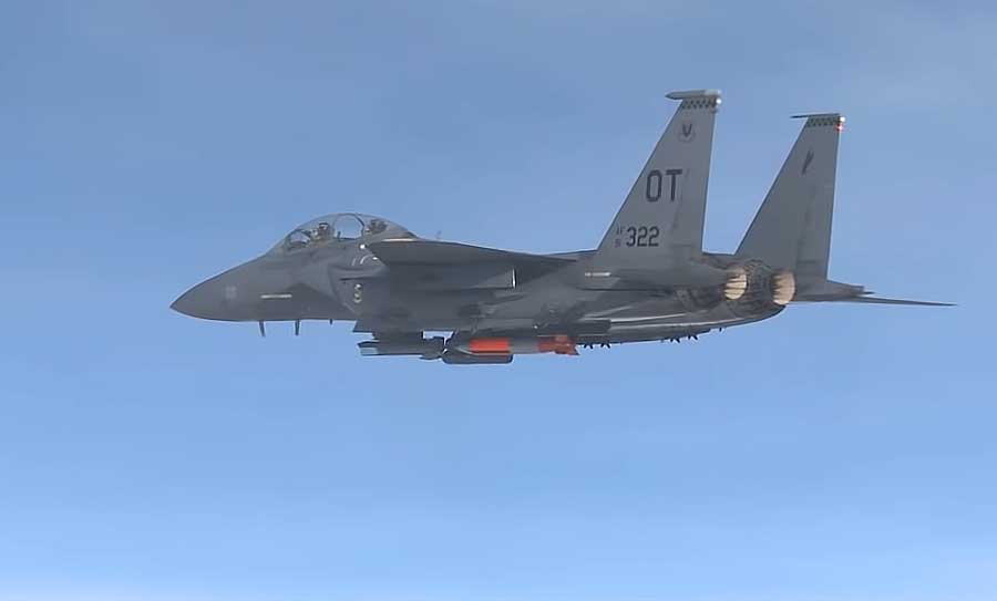 Випробування бомби B61-12 у жовтні 2015 року. Як носій використовується літак F-15E