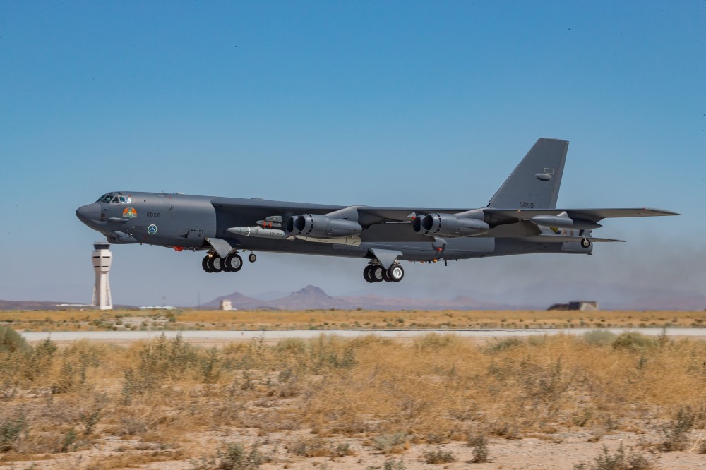 B-52 бомбардувальник