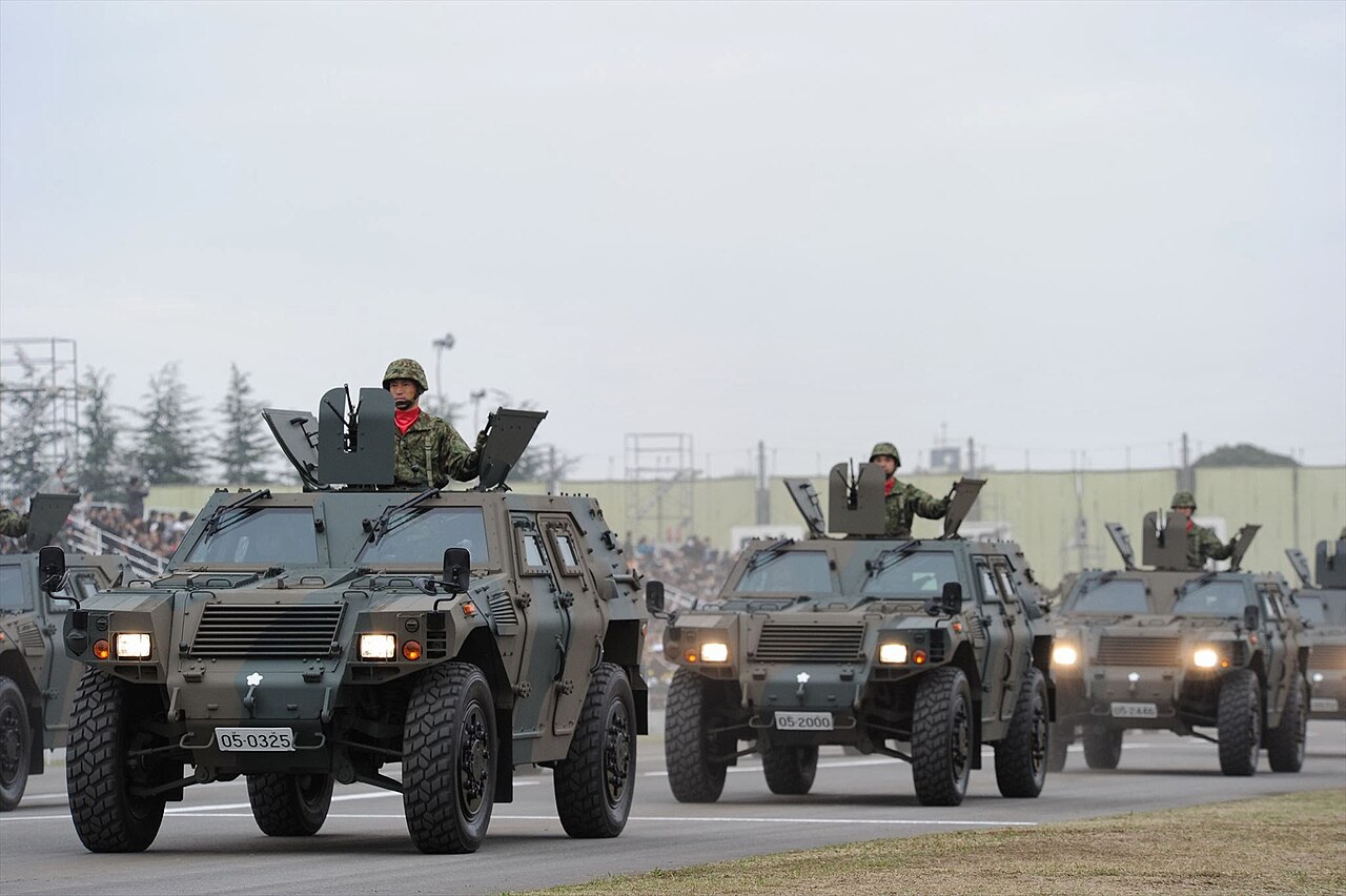 Японські бронеавтомобілі Komatsu LAV