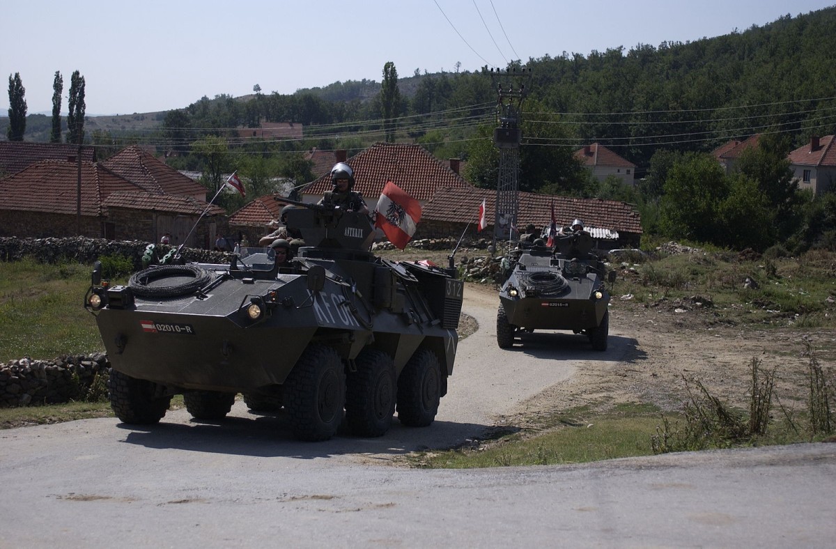 Австрія із 56 Leopard 2A4 та 13 Eurofighter задумалась про можливий вступ до НАТО замість нейтралітету