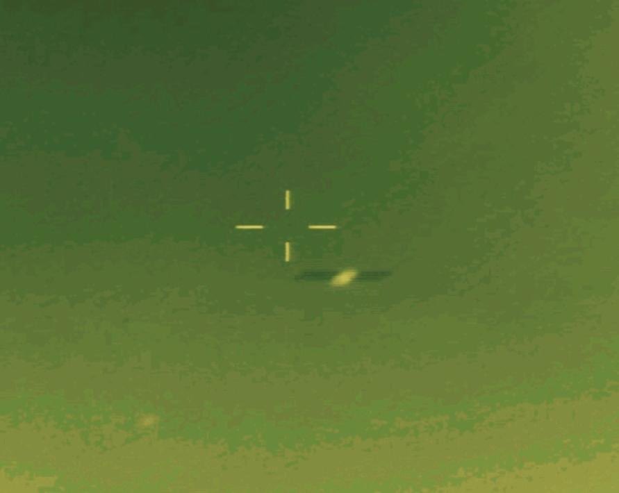 Безпілотник в об'єктиві підвісного прицільного контейнеру AN/AAQ-28 Litening на F-18M Hornet ВПС Іспанії. Фото - повітряне командування НАТО