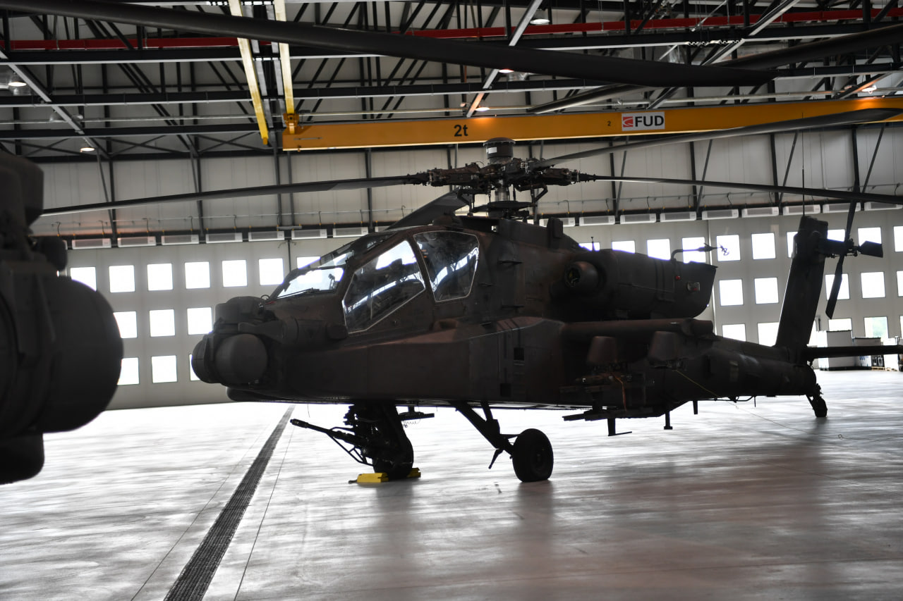 Орендовані Польщею вертольоти AH-64D в рамках закупівлі в кредит нових AH-64E