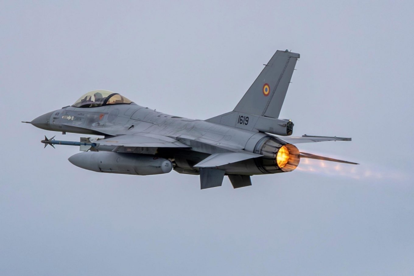 F-16