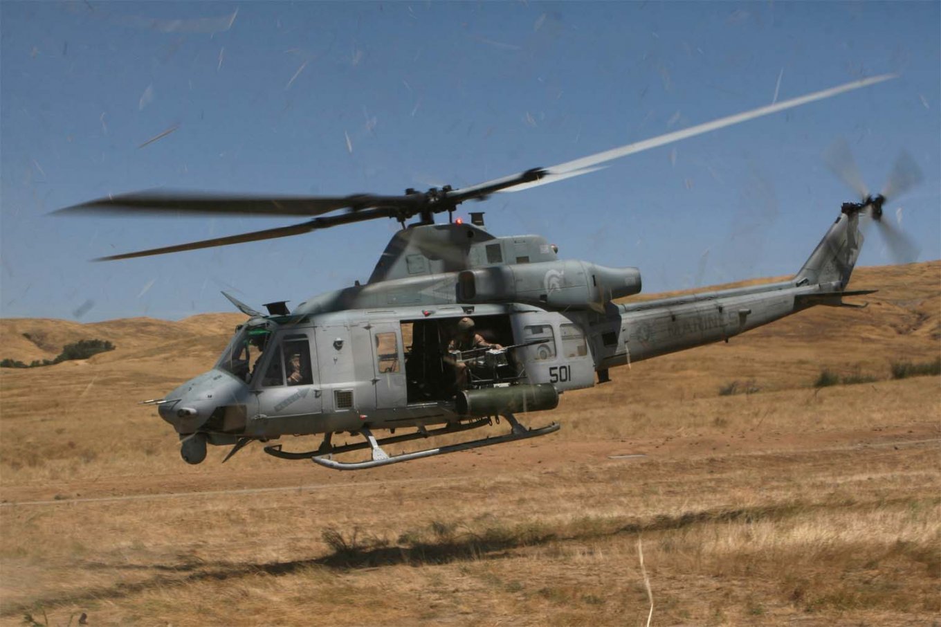 Сучасна версія військового гелікоптеру Bell UH-1Y Huey