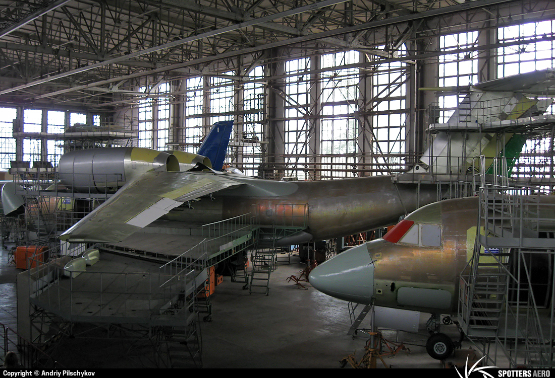 На території ХДАВП знаходиться дев’ять фюзеляжів транспортних літаків Ан-74 різного ступеня готовності (70-90% за заводською трудомісткістю)