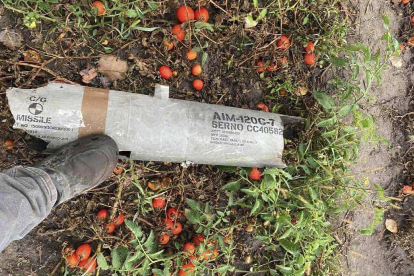 Уламки ракети AIM-120C-7 у Польщі після атаки російських БПЛА 10 вересня 2025 року