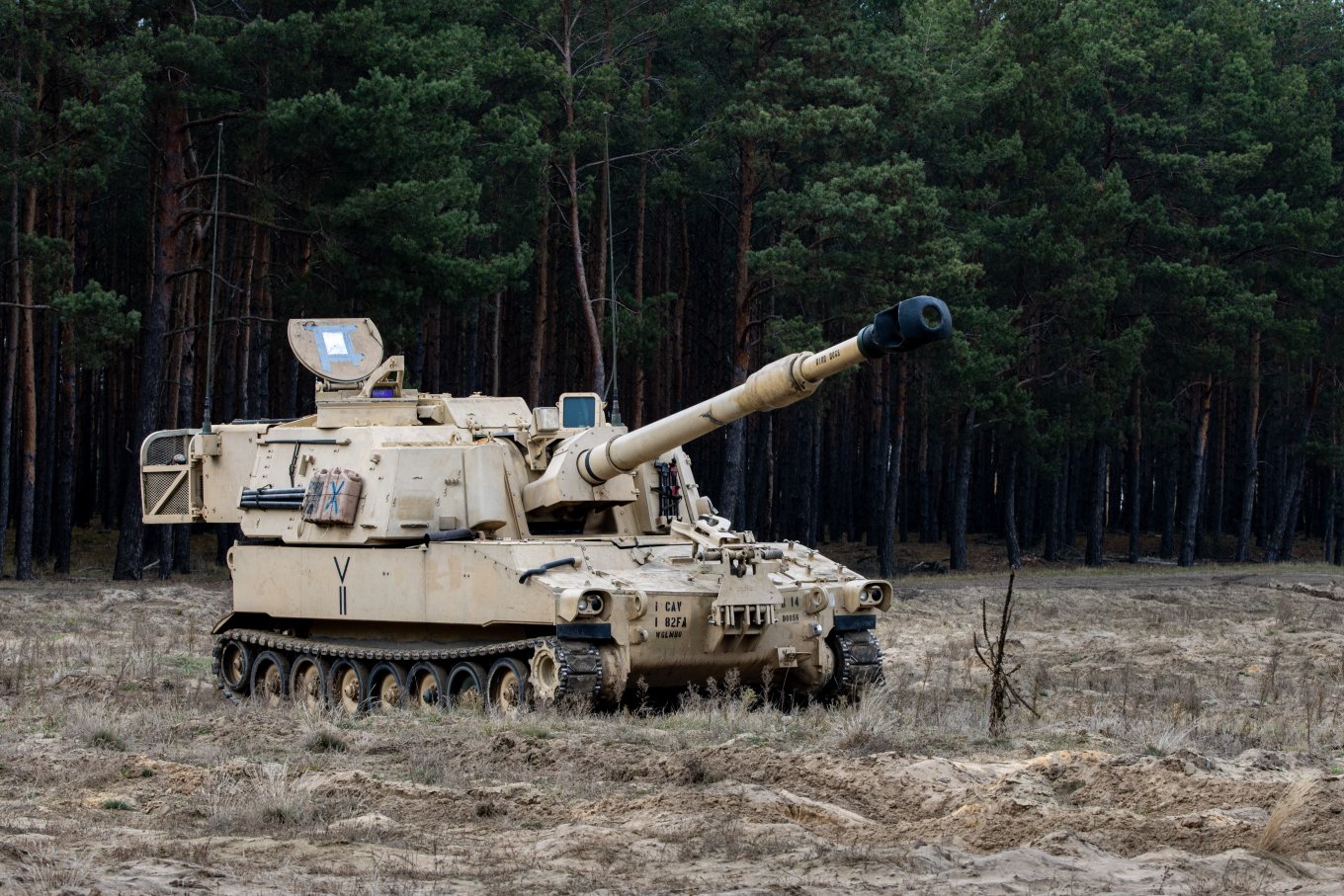 M109A6 Paladin
