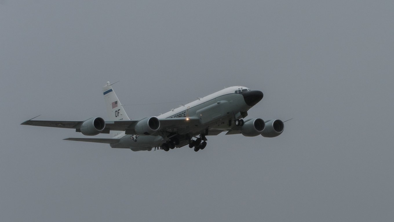 RC-135W Rivet Joint (фото: DoD US)