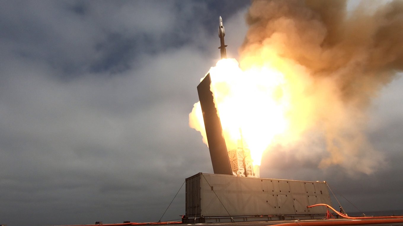 Пуск SM-6 з Mk70