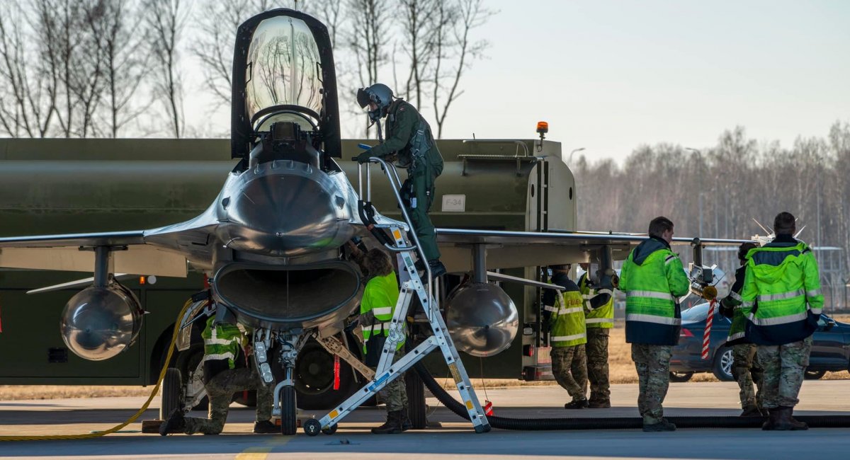 винищувач F-16 повітряних сил Данії