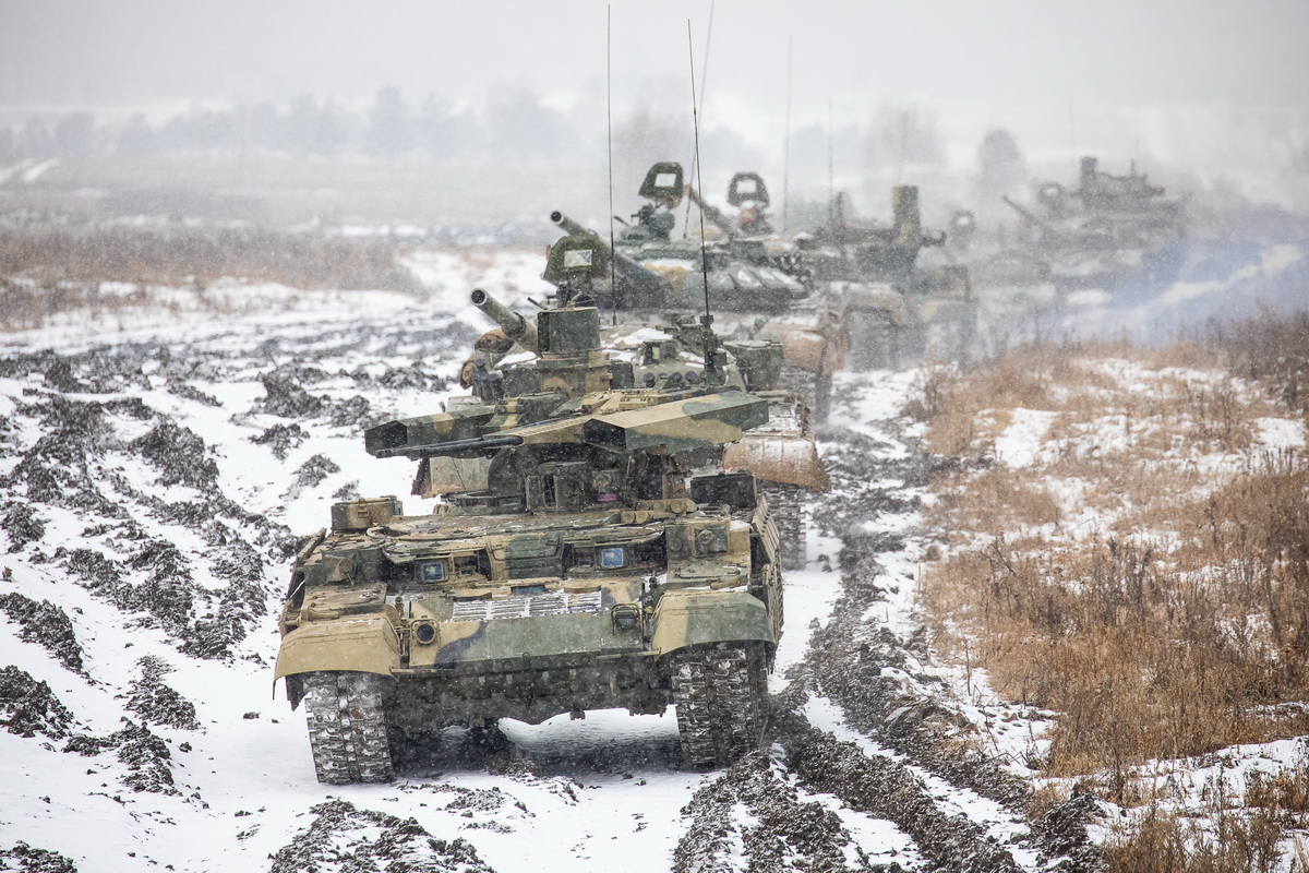 Колонна Т-72 та БМПТ 