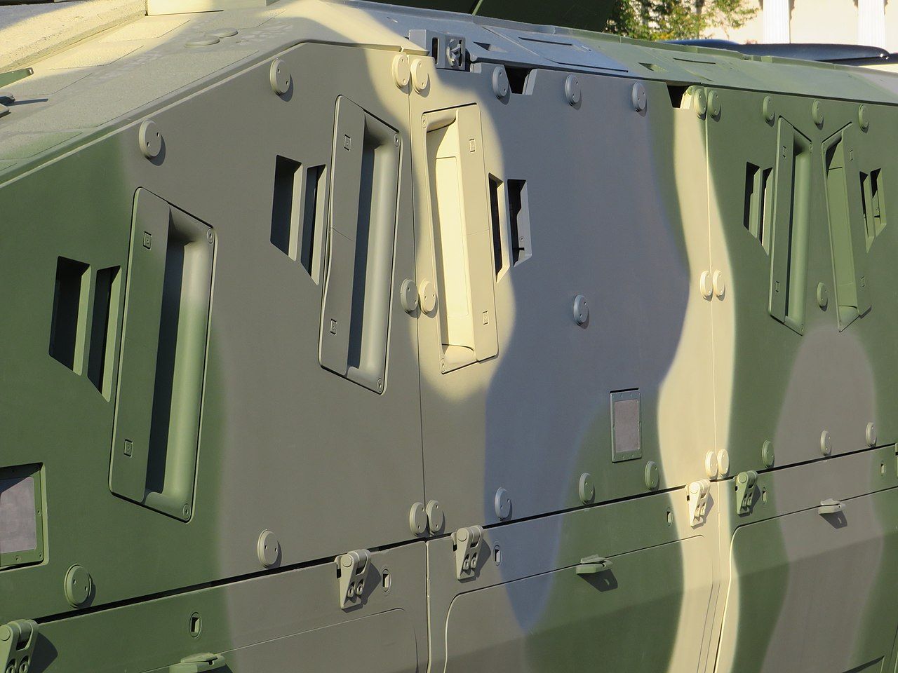 Елементи КАЗ StrikeShield на борту БМП Lynx