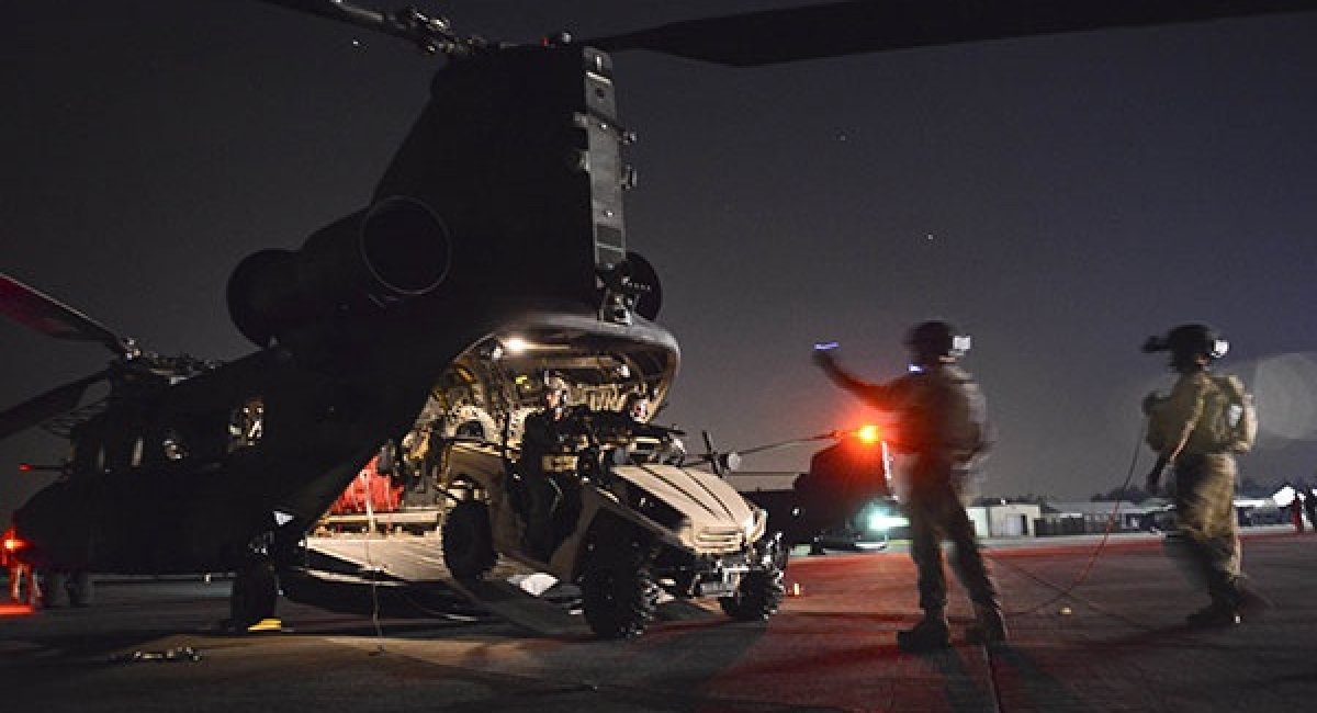 Гелікоптер MH-47