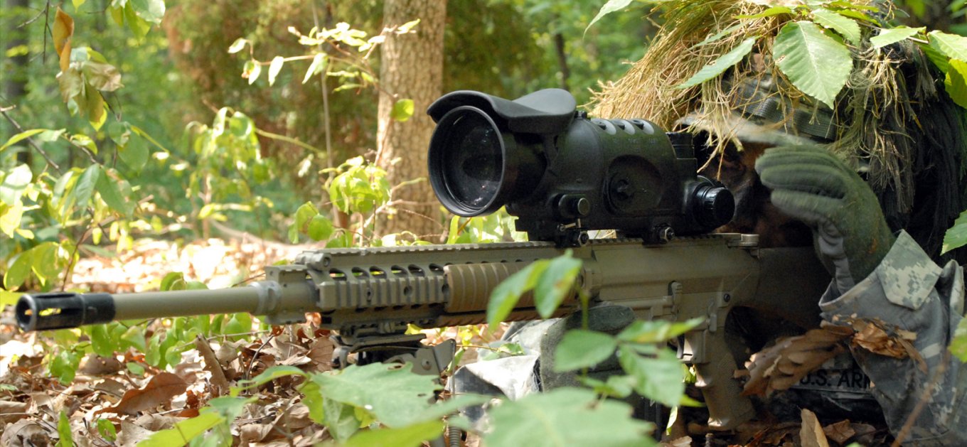 Снайперська гвинтівка M110 SASS з нічним прицілом AN/PVS-10