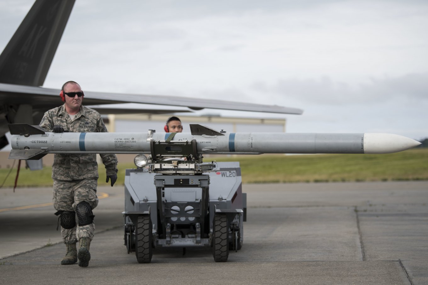 AIM-120 AMRAAM
