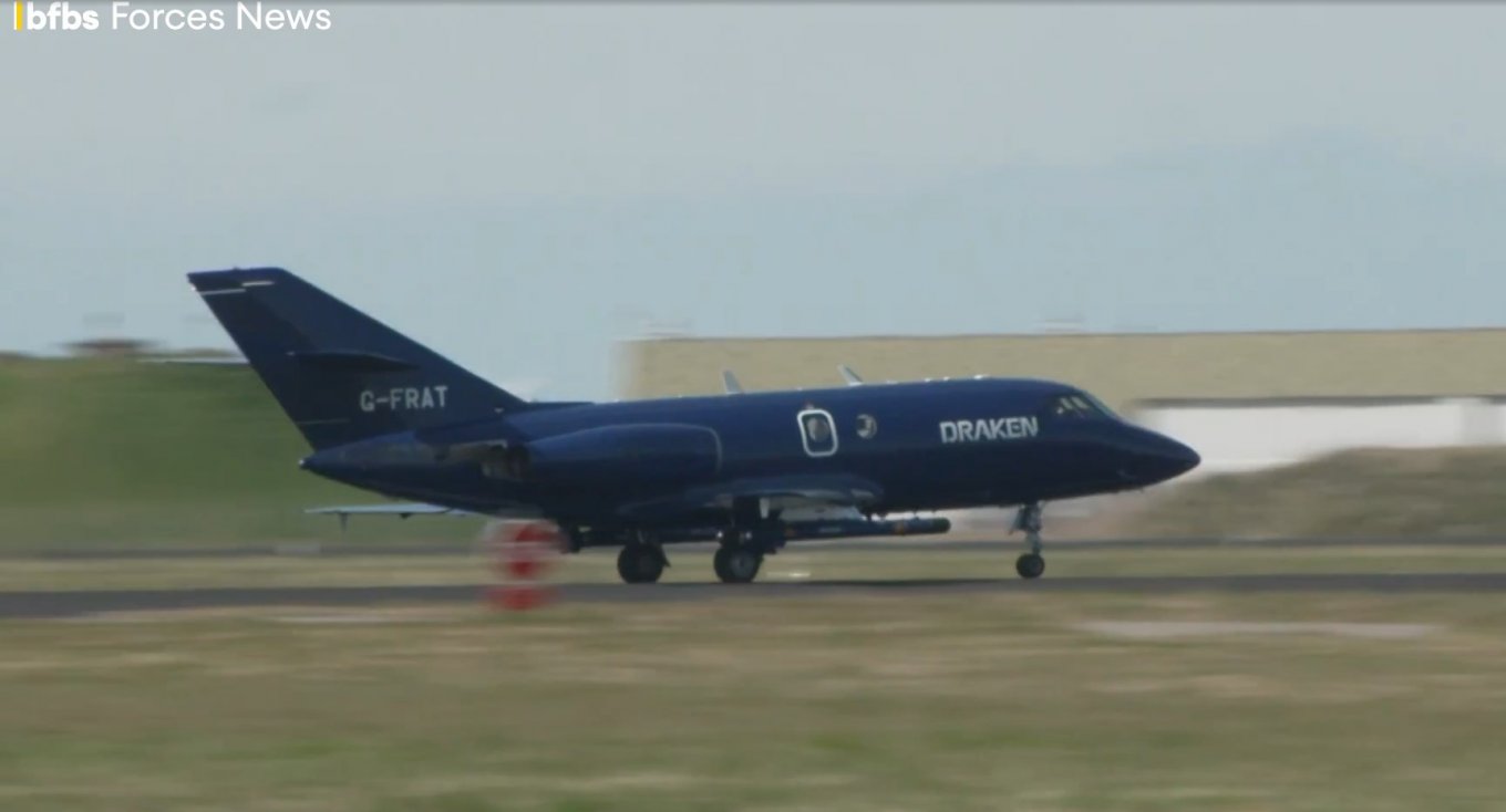 Dassault Falcon 20 (G-FRAT) Draken