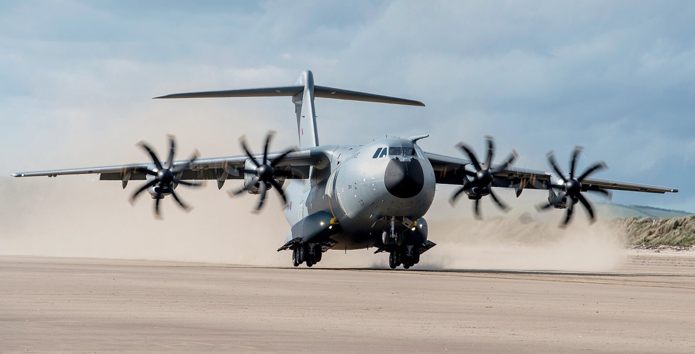 A400M Atlas зі складу Королівських повітряних сил Великої Британії