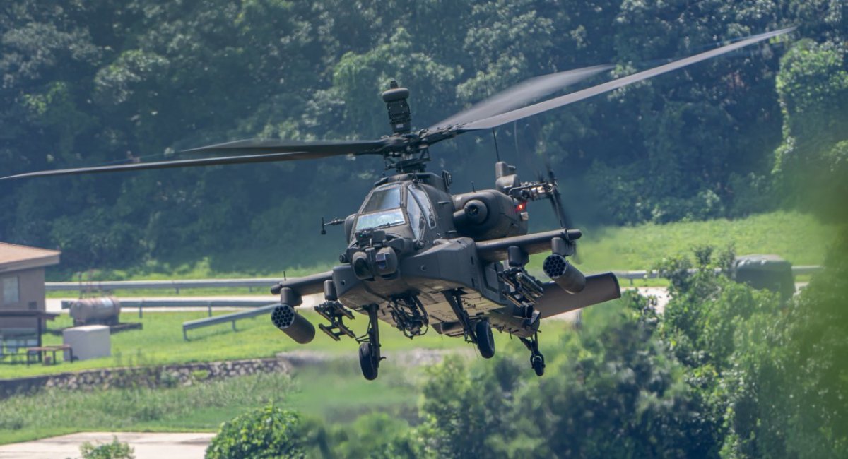 Ударний вертоліт AH-64E