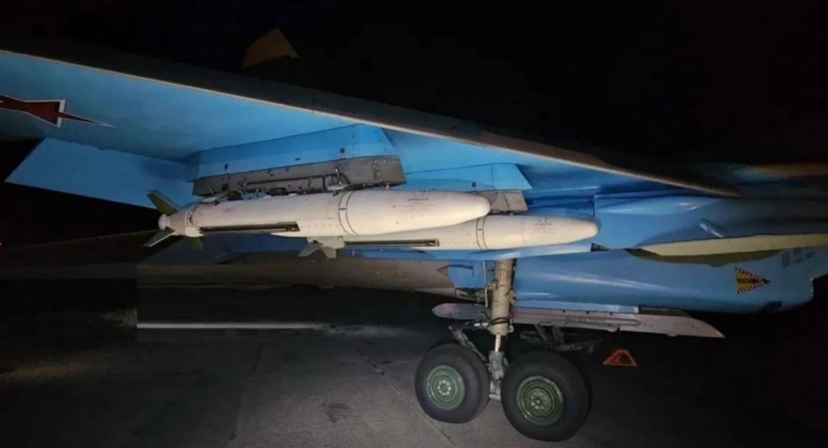 Ілюстративне фото УМПБ Д-30СН під крилом Су-34