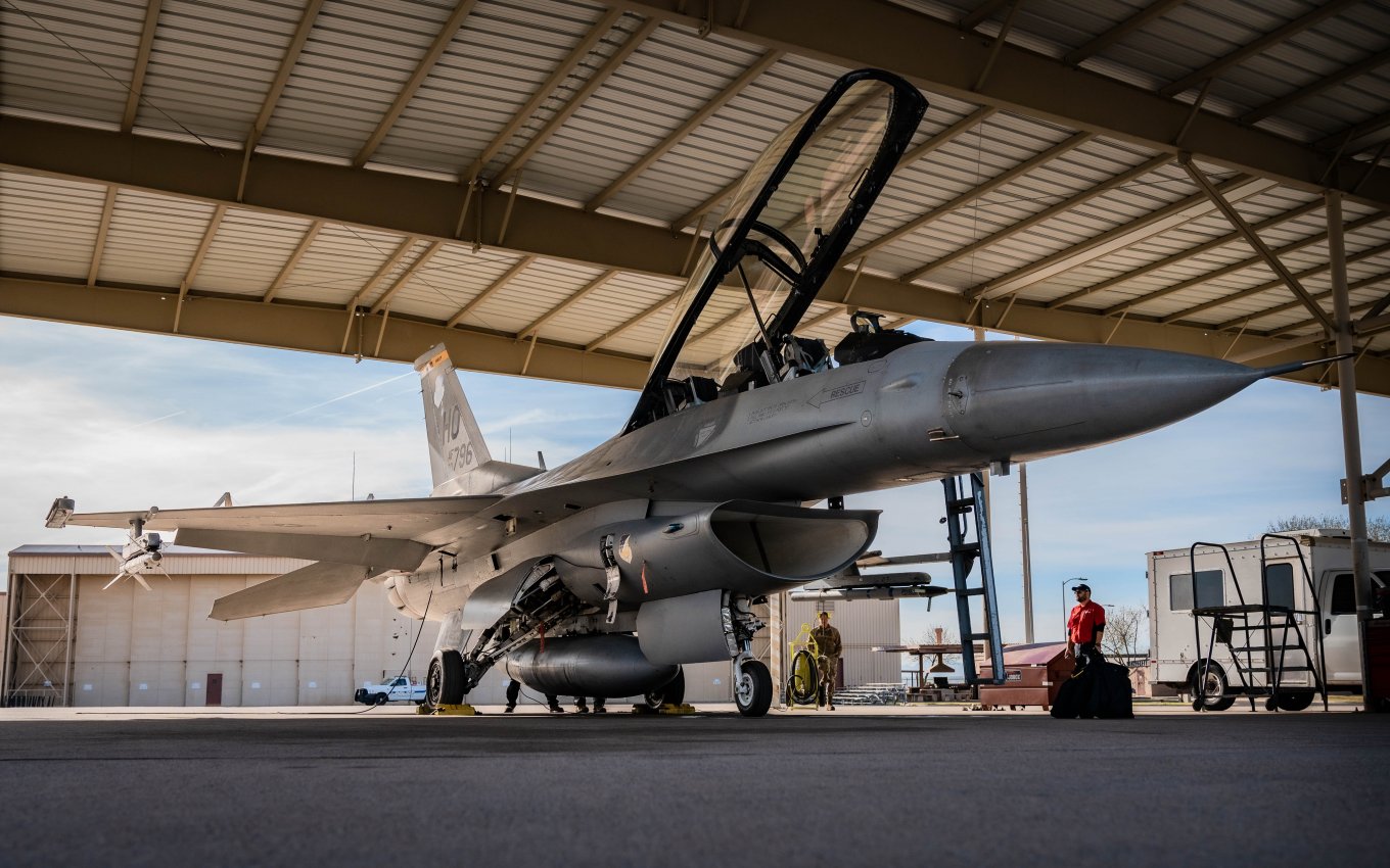 F-16