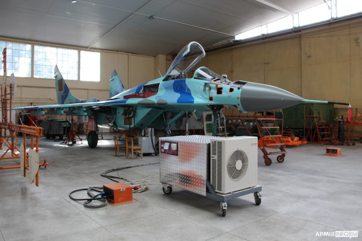 МіГ-29 ПС Азербайджану на Львівському авіа-ремонтному заводі