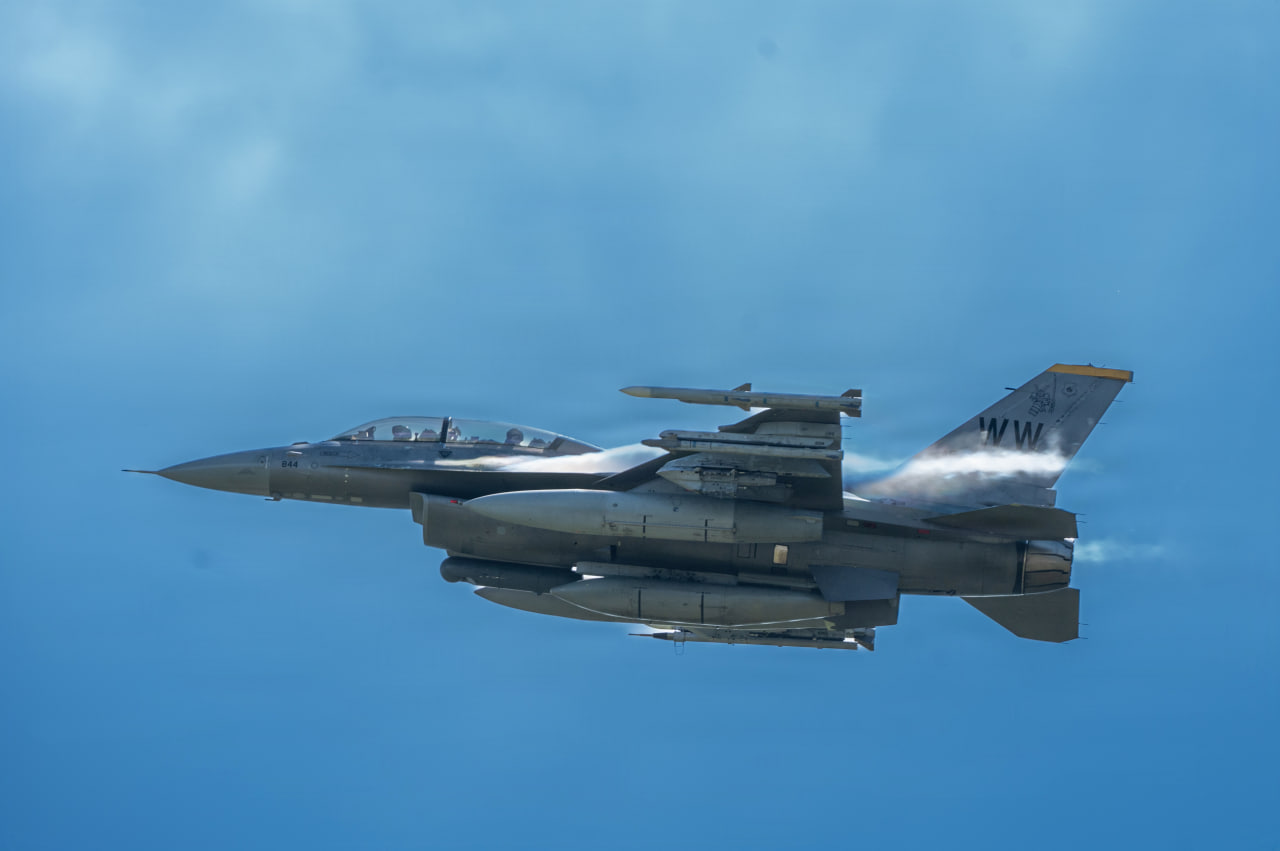 Винищувач F-16 зі складу ПС США