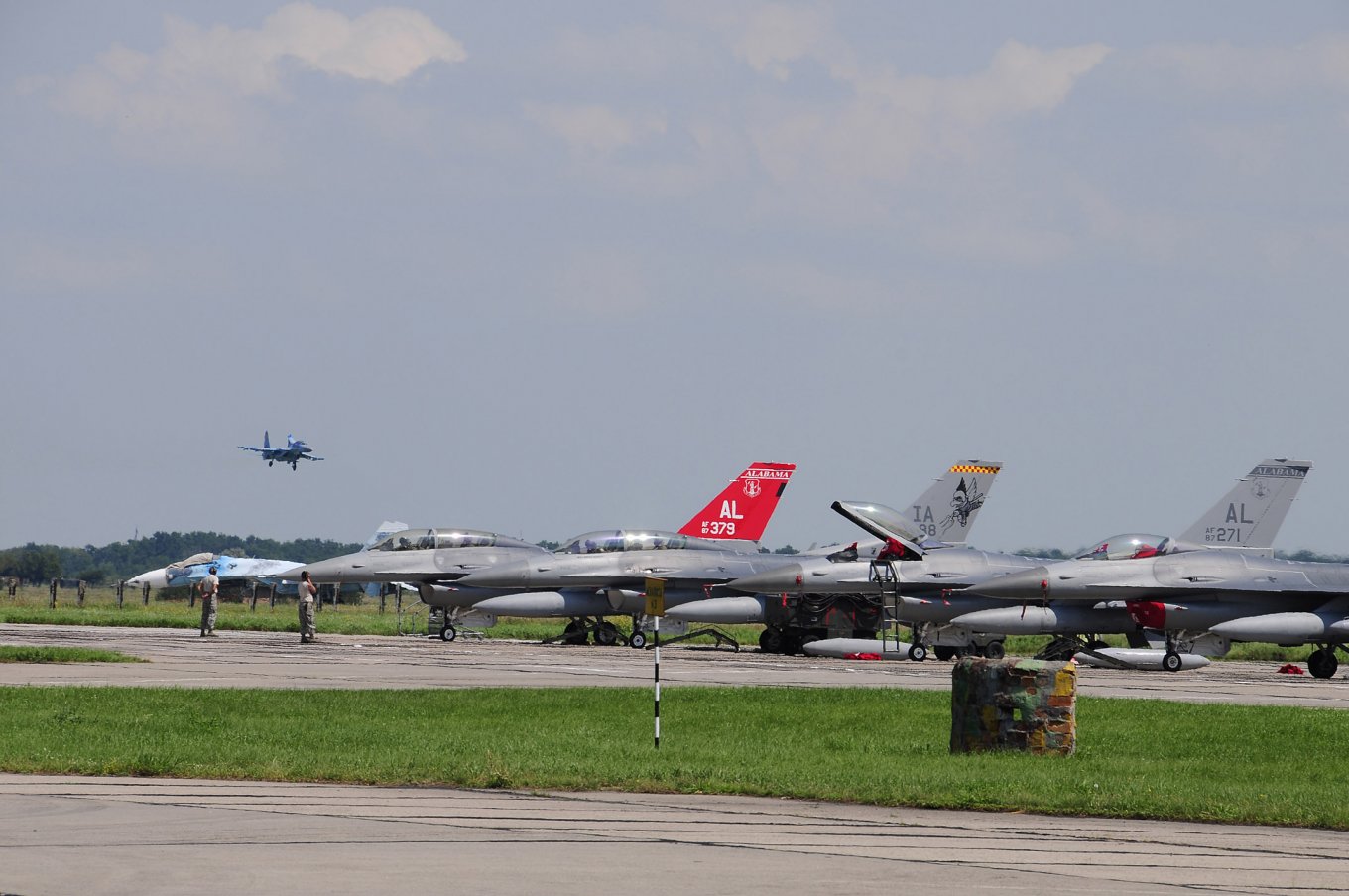 F-16 в Україні безпечне небо 2011