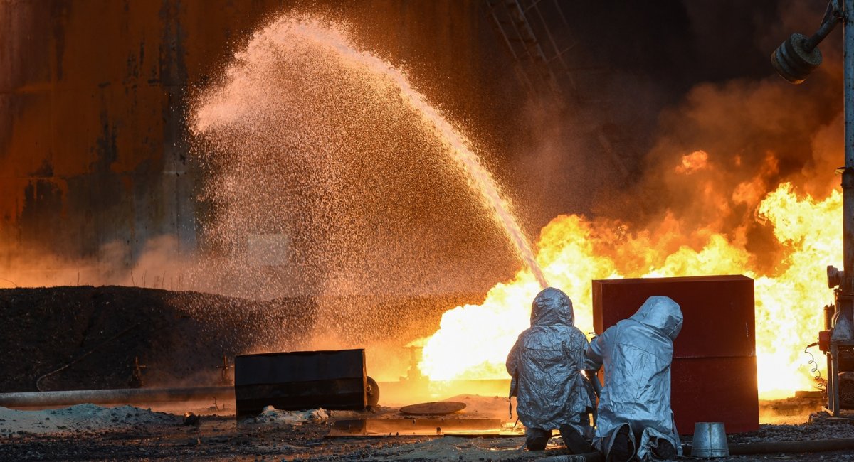 РФ пожежа атака БПЛА нафта