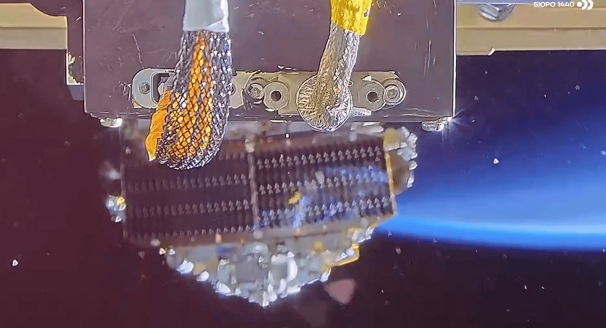 Момент розгортання супутників з космічної ракети "Союз 2.1Б". Кадр з відео