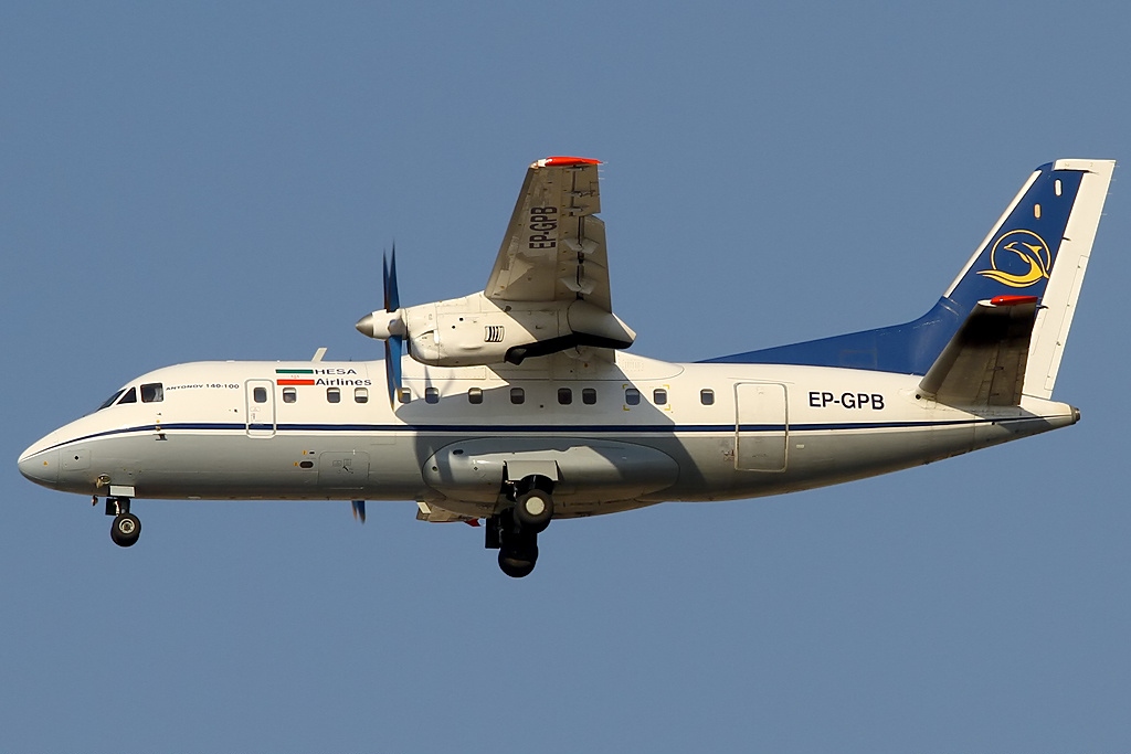Один з ліцензійних Ан-140-100 (IrAn-140-100) що збирався на підприємстві HESA з 2001 по 2011 роки. На відміну від нової версії Simorgh він, звісно, не має вантажної рампи