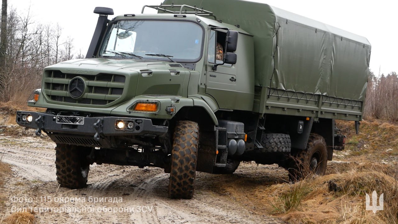 Вантажівка Mercedes-Benz Zetros на службі 115-ї ОБрТрО