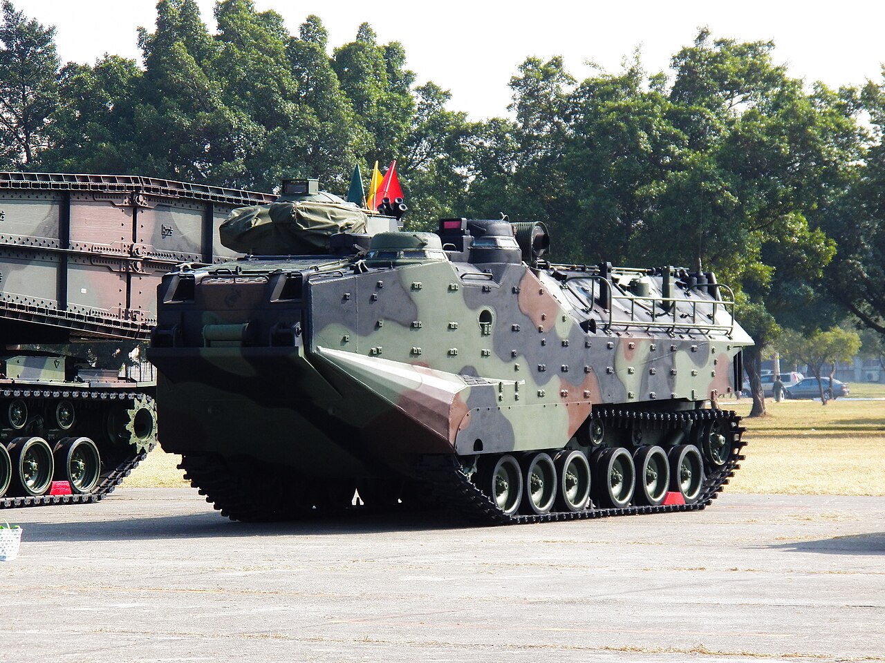Амфібійний БТР AAV-7 на озброєнні морпіхів Китайської республіки (Тайваню)