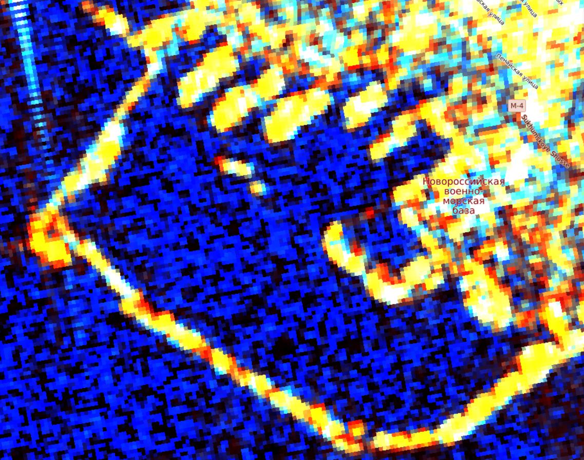 Супутниковий SAR знімок порту Новоросійськ за 21 грудня, перша фіксація бонового загородження у внутрішньому заливі. Фото - Sentinel Hub