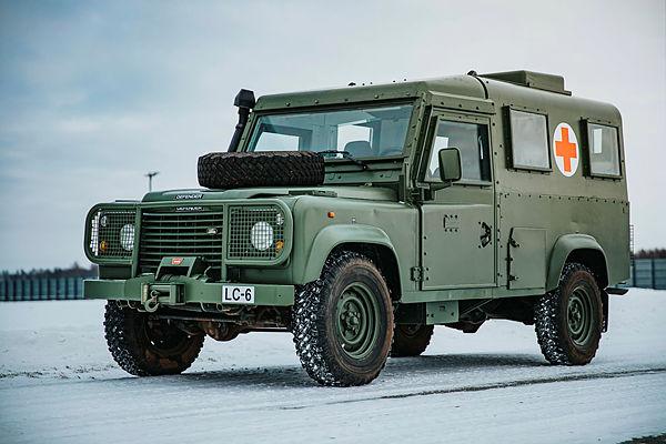 Медичні сили Збройних Сил України поповняться броньованими Land Rover Defender, Defense Express