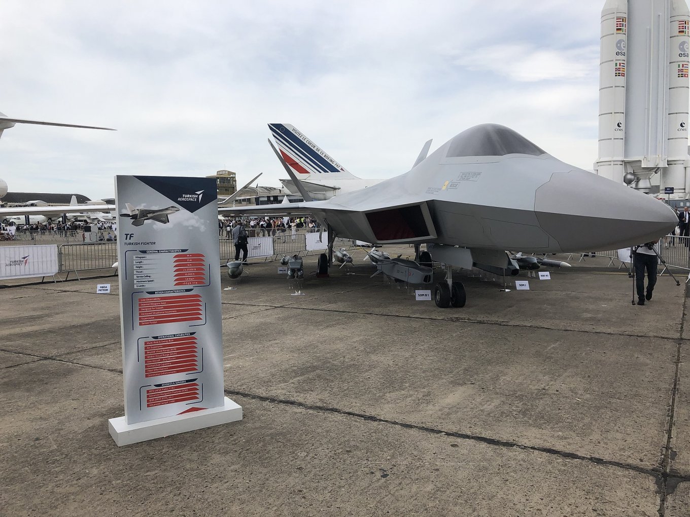 Макет літака на виставці в Парижі, 2019 рік