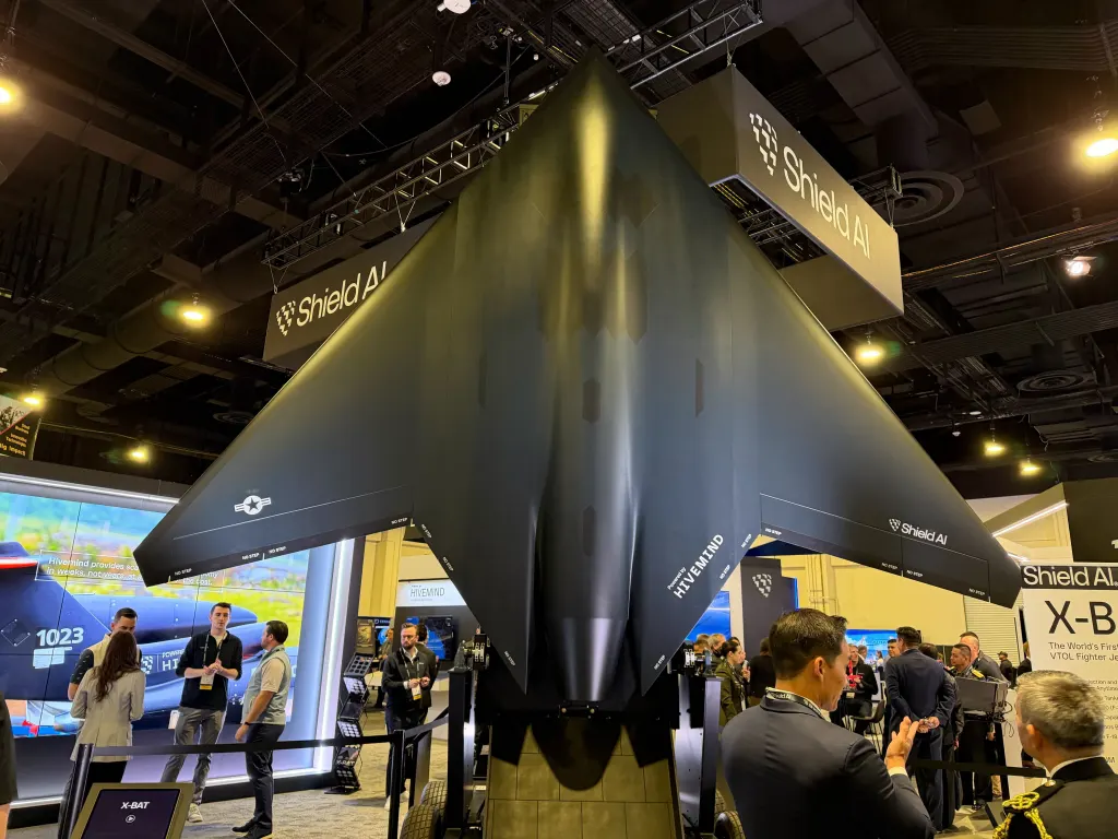 Новий макет дрона-винищувача X-Bat під час Sea-Air-Space 2026. Фото - Jamie Hunter/The War Zone