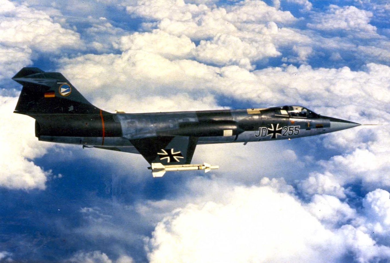 F-104