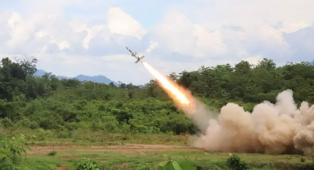 РФ купила свої Т-34-85 в обмін на Т-72 і Як-130 у Лаосу, пілотів якого тепер буде вчити Китай