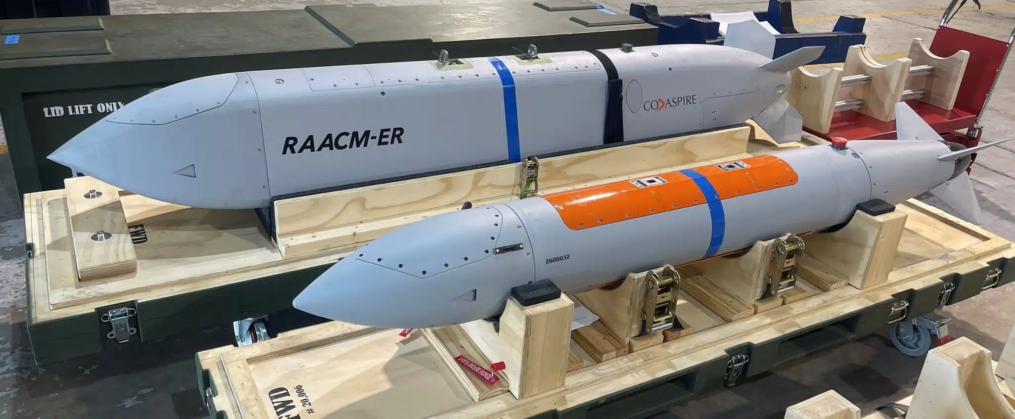 Невідомо, чи отримала вже Україна ракету RAACM, а от у ВМС США замовили далекобійнішу версію для проєкту CHAOS