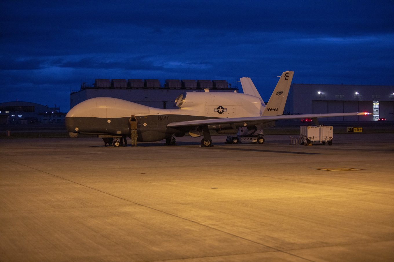 Стратегічний розвідувальний безпілотник MQ-4C Triton. Фото - DoW