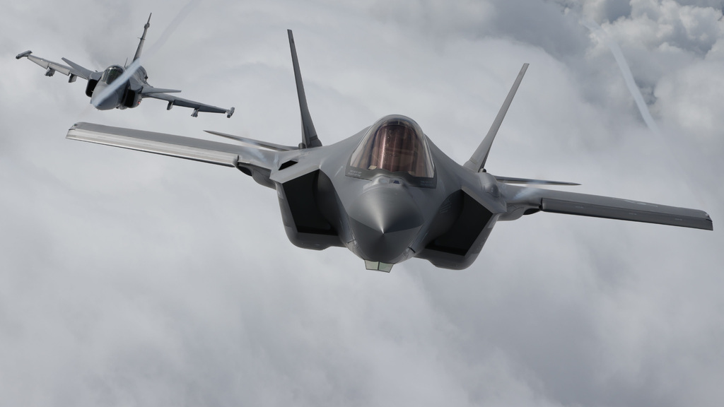 Рендер JAS-39 Gripen та F-35.