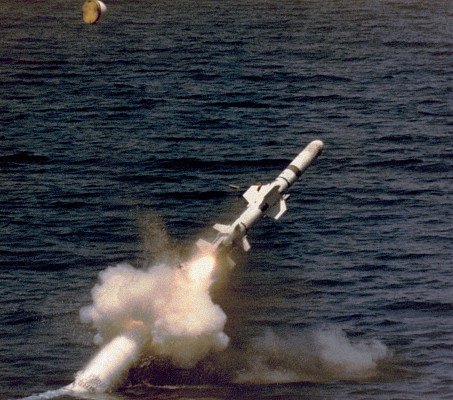Запуск ракети Harpoon з підводного човна